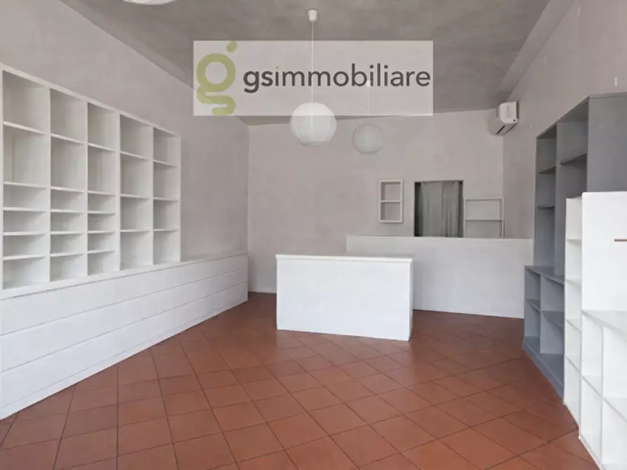 Immagine 3 di Attività commerciale in vendita  in Via Roma a Paderno Franciacorta