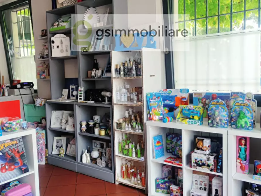 Immagine 4 di Attività commerciale in vendita  in Via Roma a Paderno Franciacorta