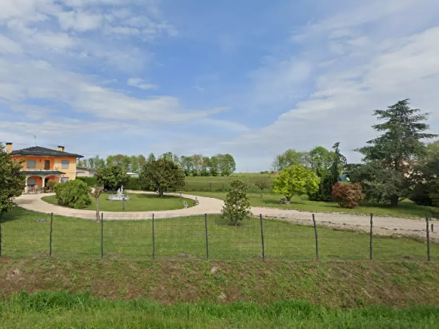 Immagine 2 di Casa indipendente in vendita  a Chioggia