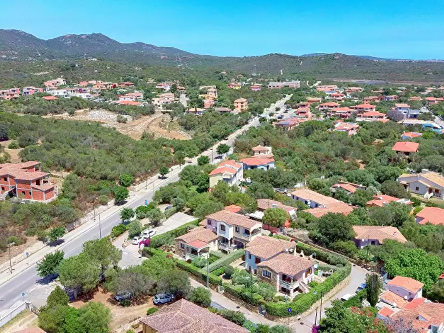 Immagine 28 di Villetta a schiera in vendita  in Via Mar Ligure a Olbia