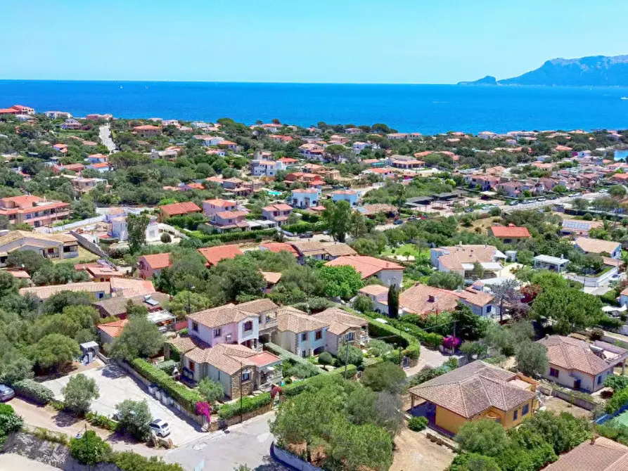 Immagine 29 di Villetta a schiera in vendita  in Via Mar Ligure a Olbia