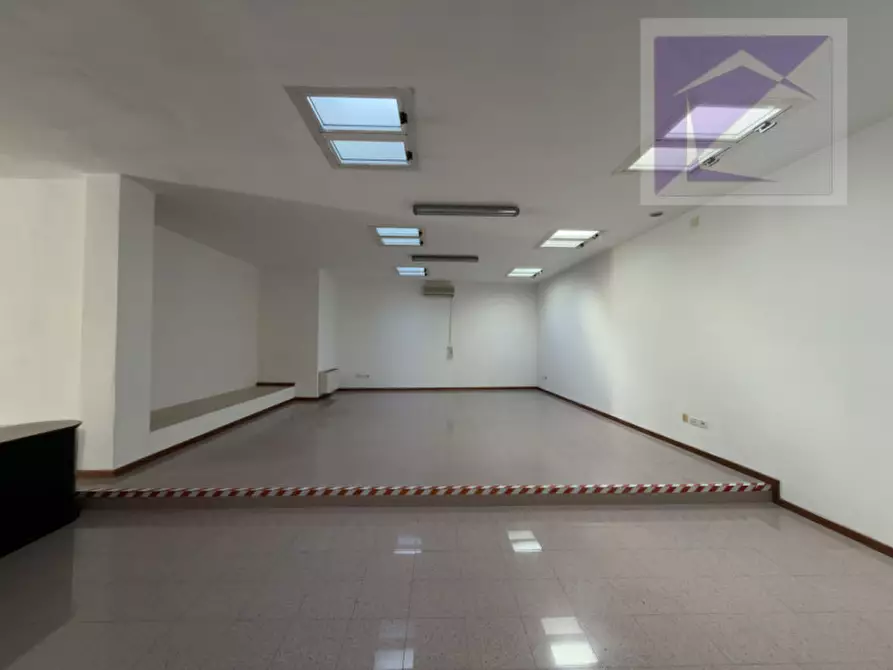 Immagine 5 di Negozio in affitto  a Piombino Dese