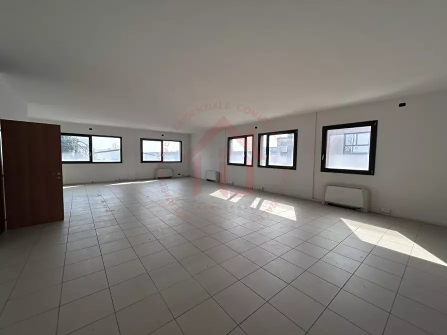 Immagine 2 di Ufficio in affitto  a Rubano