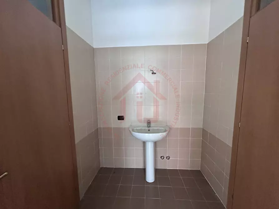 Immagine 9 di Ufficio in affitto  a Rubano