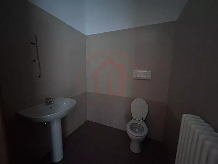 Immagine 10 di Ufficio in affitto  a Rubano