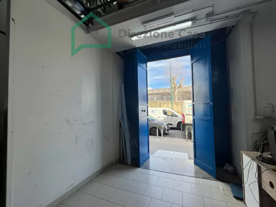 Immagine 3 di Negozio in vendita  in VIA GENERALE FRANCESCO PIGNATELLI a Napoli