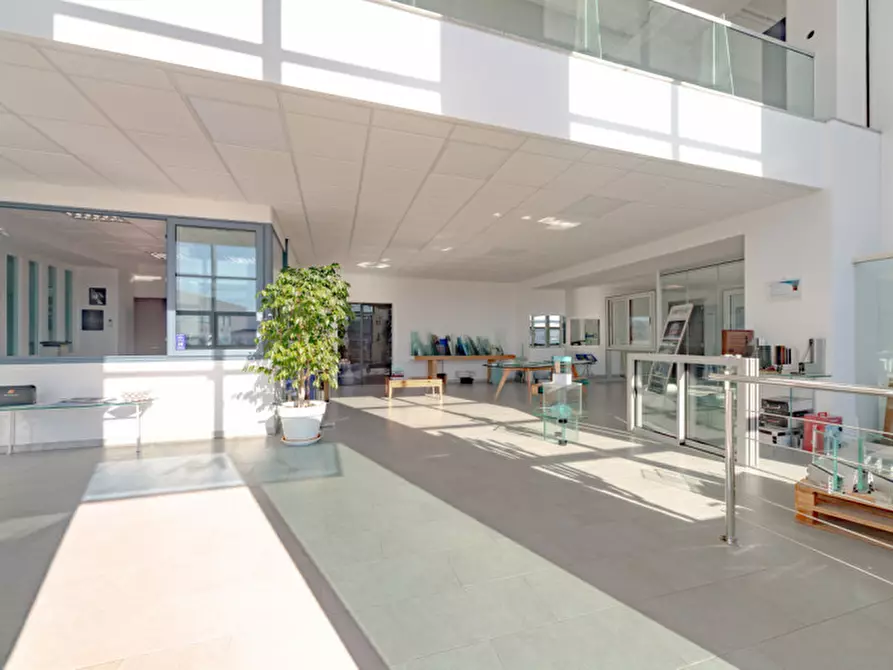 Immagine 1 di Capannone industriale in vendita  a Olbia