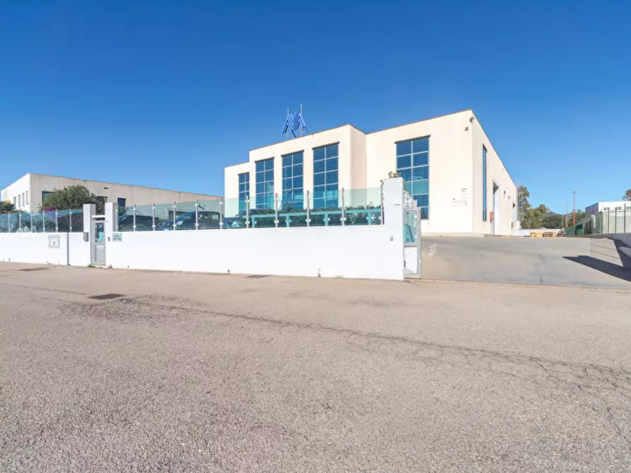 Immagine 6 di Capannone industriale in vendita  a Olbia