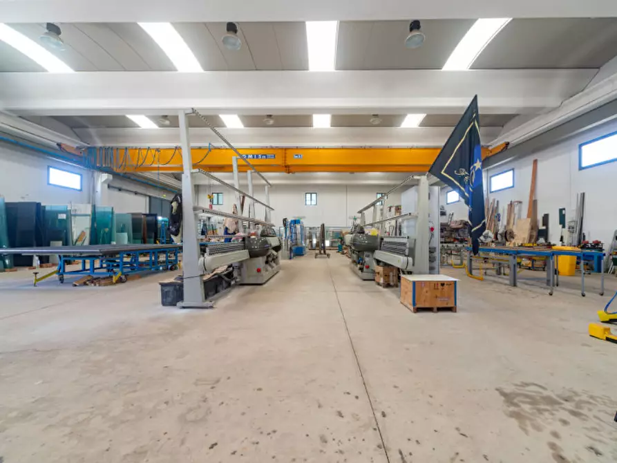 Immagine 14 di Capannone industriale in vendita  a Olbia