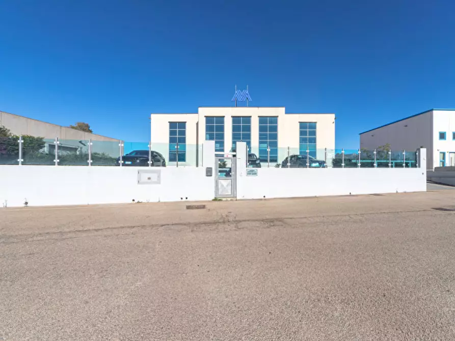 Immagine 24 di Capannone industriale in vendita  a Olbia