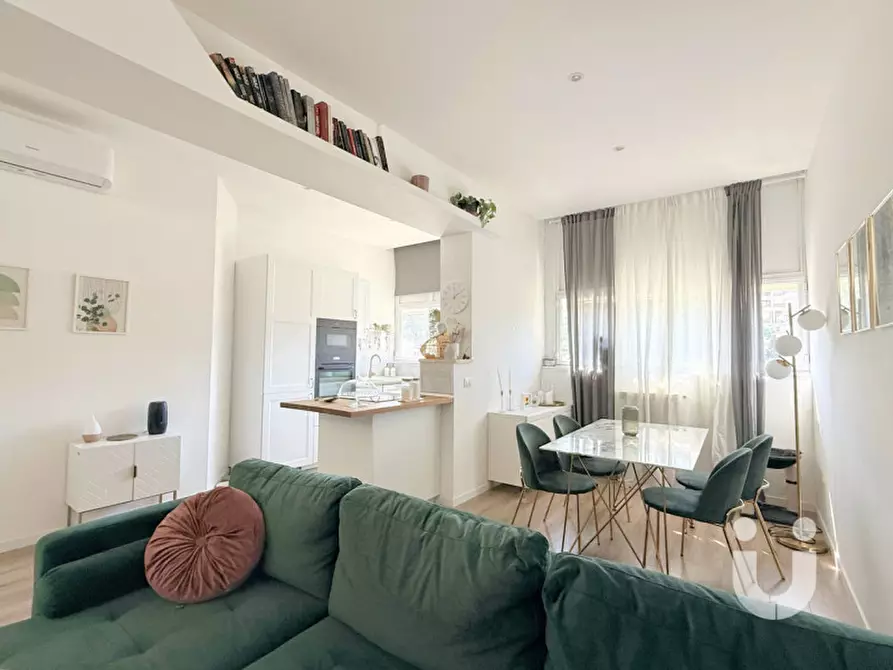 Immagine 6 di Appartamento in vendita  in viale caduti per la resistenza a Roma