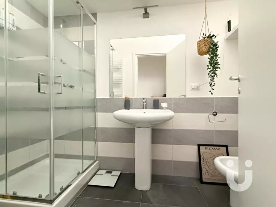 Immagine 17 di Appartamento in vendita  in viale caduti per la resistenza a Roma