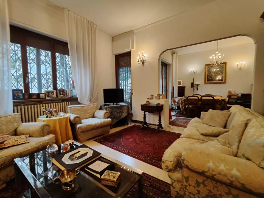 Immagine 2 di Appartamento in vendita  in VIALE CALATAFIMI a Firenze