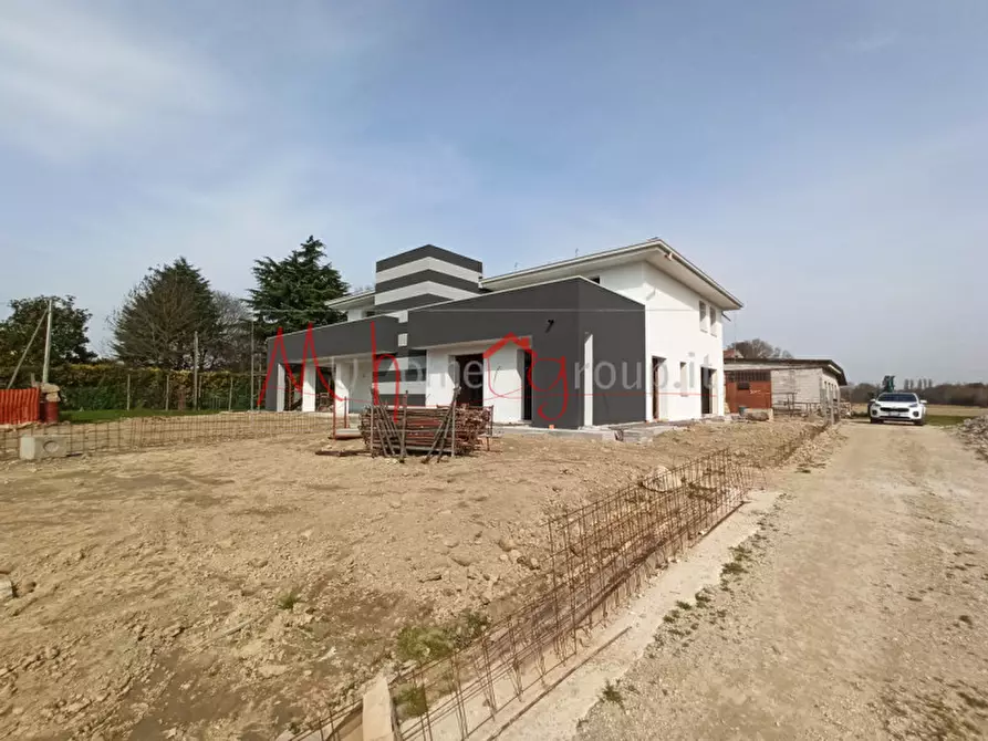 Immagine 3 di Casa bifamiliare in vendita  in via xi febbraio a Legnaro