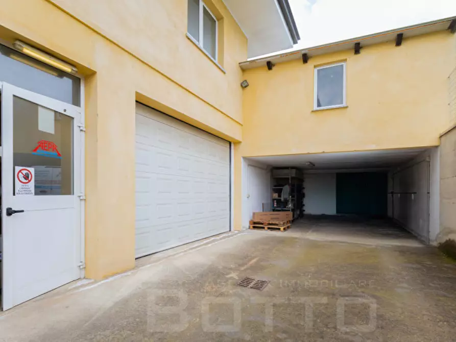 Immagine 32 di Casa indipendente in vendita  in Via Principe Umberto 16/Q a Borgomanero