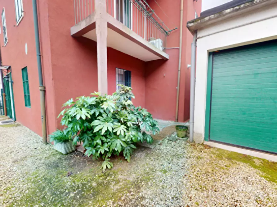 Immagine 1 di Casa trifamiliare in vendita  in Via Nino Bixio a Vicenza