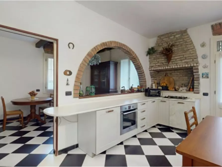 Immagine 2 di Casa trifamiliare in vendita  in Via Nino Bixio a Vicenza