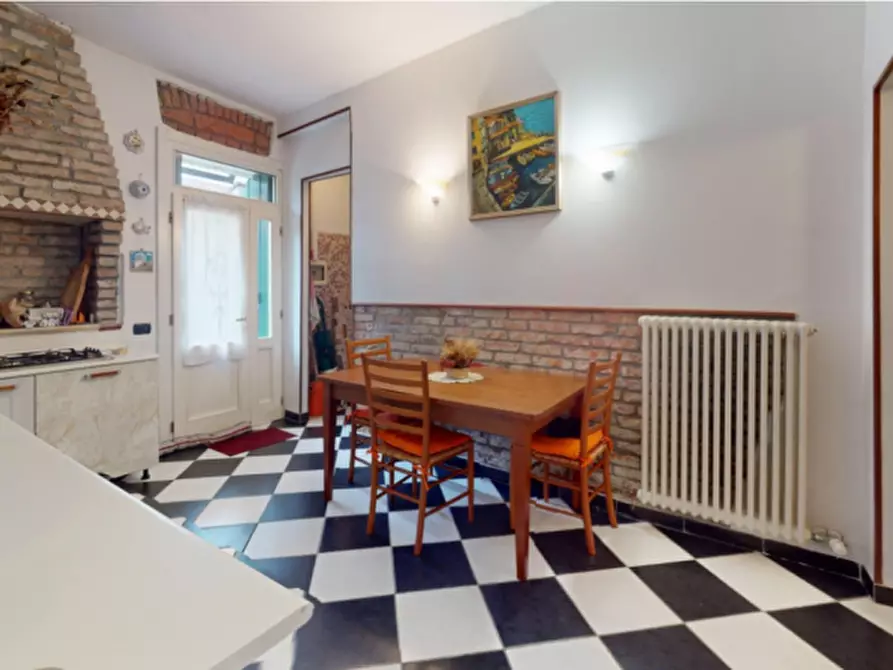 Immagine 3 di Casa trifamiliare in vendita  in Via Nino Bixio a Vicenza