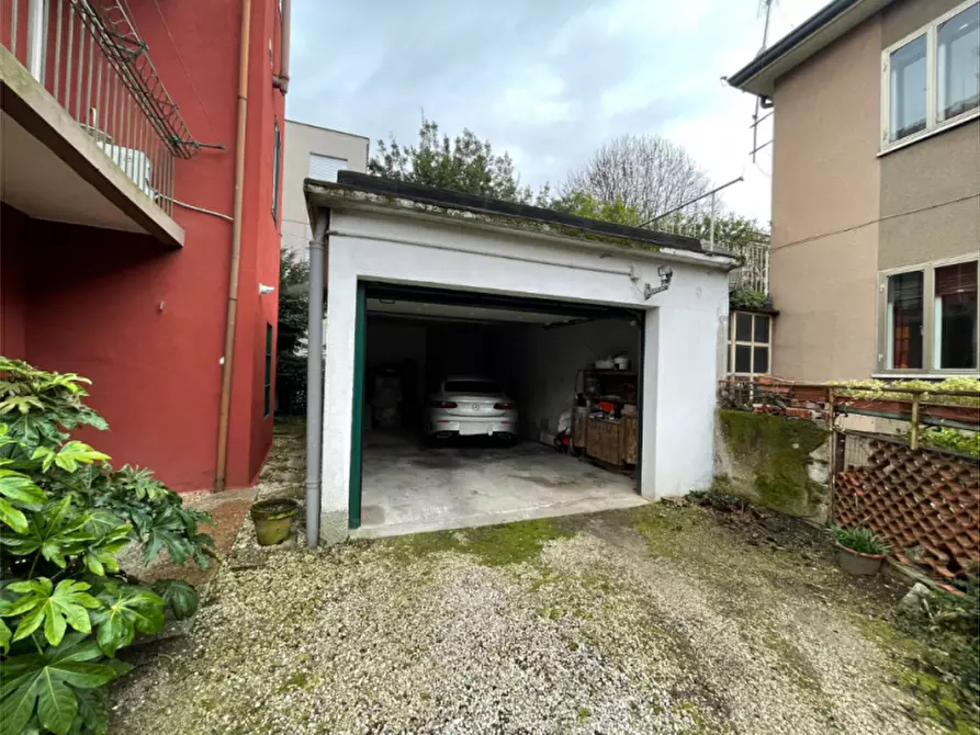Immagine 12 di Casa trifamiliare in vendita  in Via Nino Bixio a Vicenza