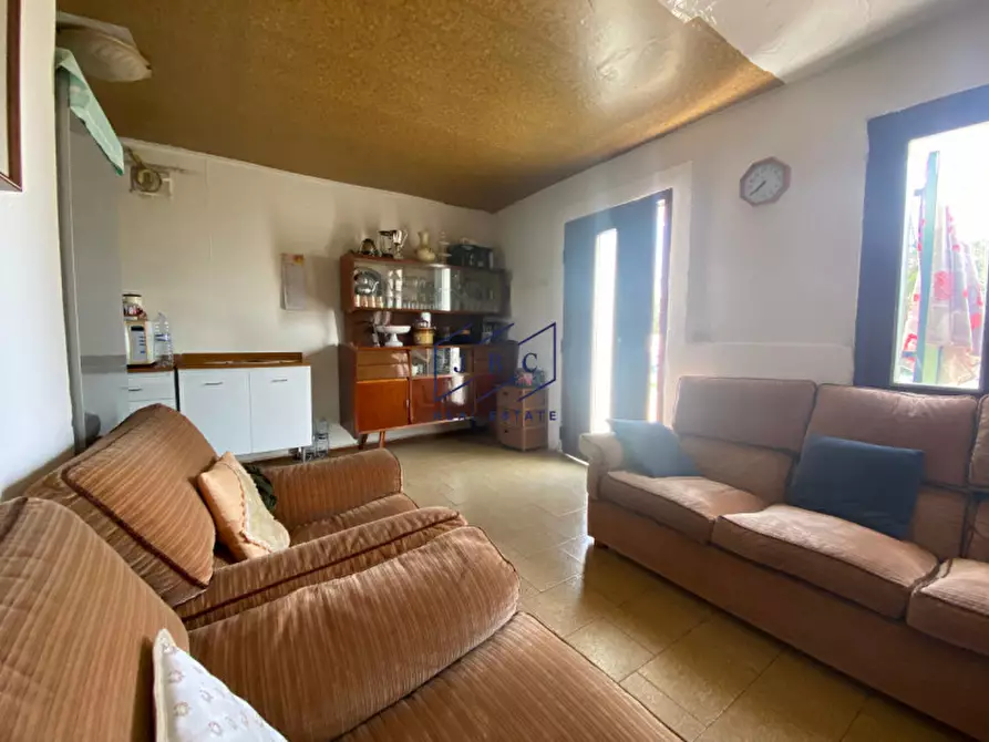 Immagine 14 di Rustico / casale in vendita  a Fontanelle