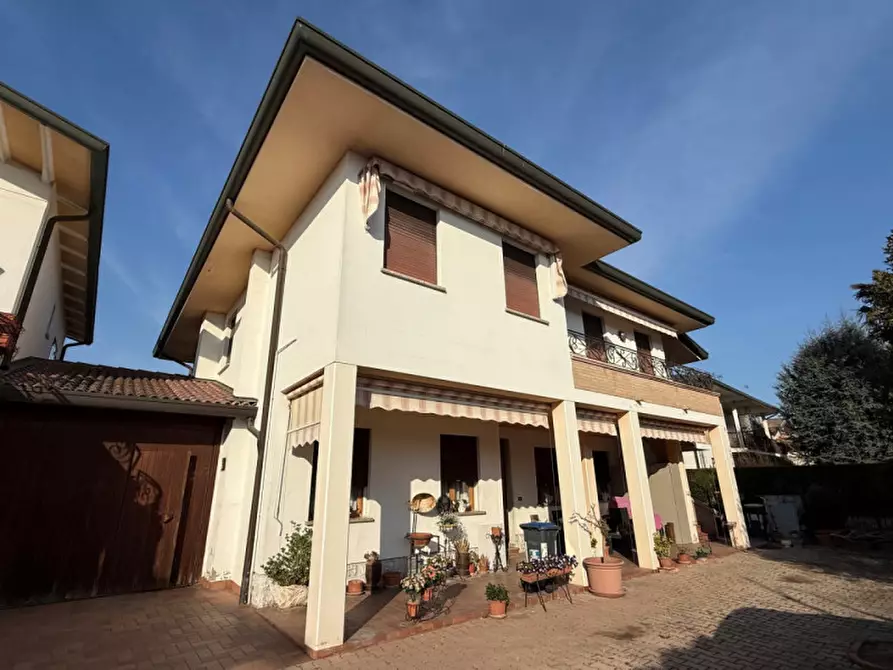 Immagine 1 di Appartamento in vendita  in Via Otto Marzo a Campolongo Maggiore