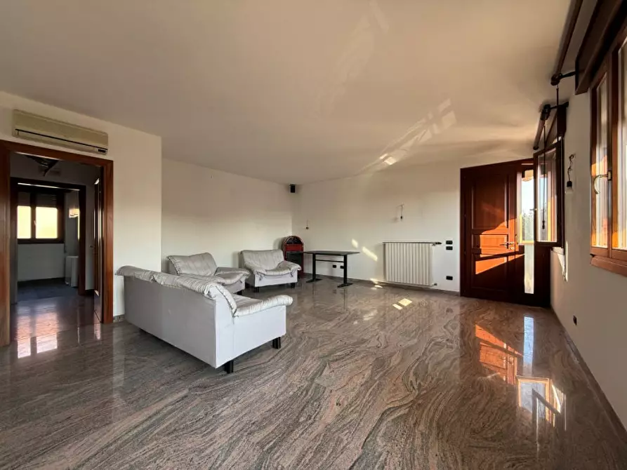 Immagine 6 di Appartamento in vendita  in Via Otto Marzo a Campolongo Maggiore