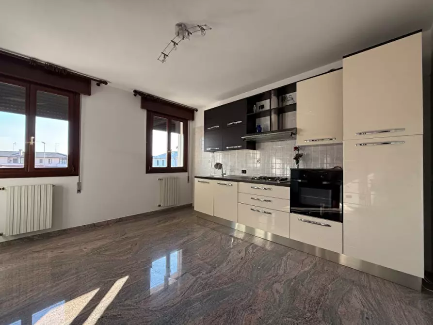 Immagine 8 di Appartamento in vendita  in Via Otto Marzo a Campolongo Maggiore