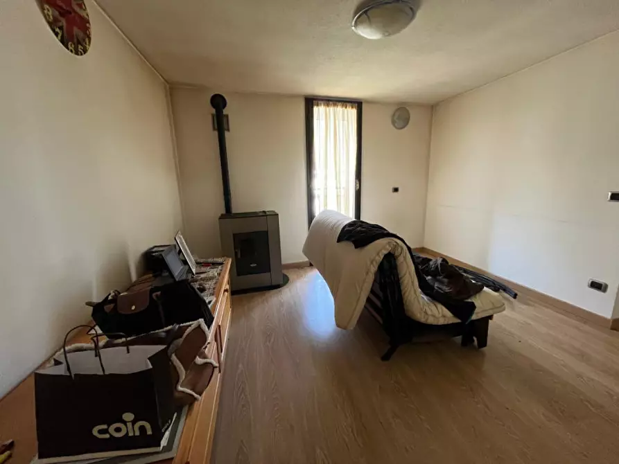 Immagine 1 di Casa bifamiliare in vendita  in Via Roma a Lovero