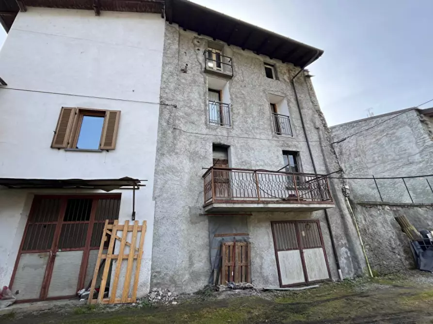 Immagine 2 di Casa bifamiliare in vendita  in Via Roma a Lovero