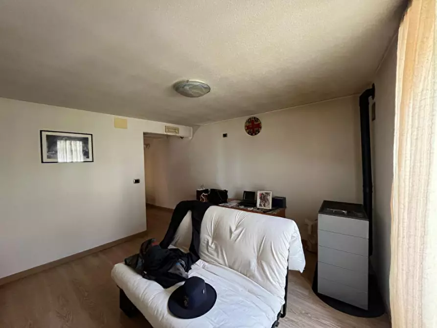 Immagine 3 di Casa bifamiliare in vendita  in Via Roma a Lovero