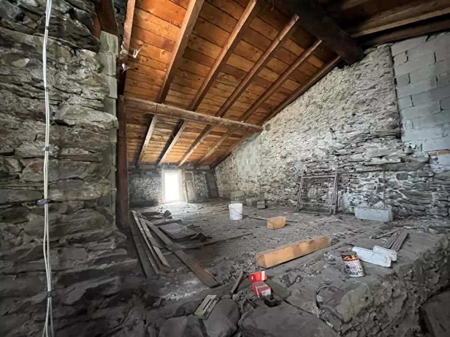 Immagine 17 di Casa bifamiliare in vendita  in Via Roma a Lovero