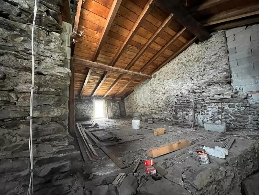 Immagine 18 di Casa bifamiliare in vendita  in Via Roma a Lovero