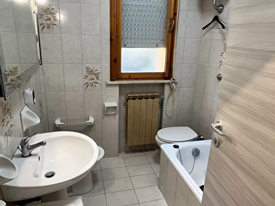 Immagine 25 di Appartamento in vendita  in Via Capri a Senigallia