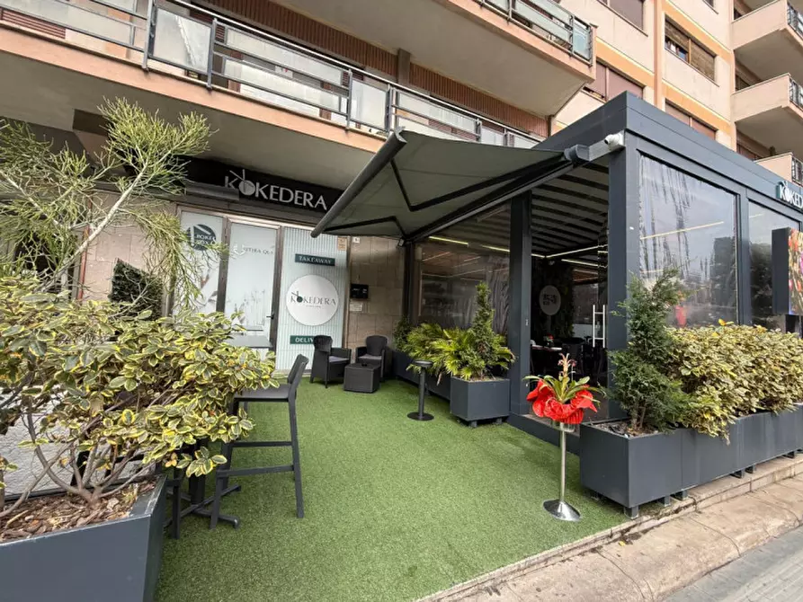 Immagine 1 di Negozio in vendita  in Via Notarbartolo 1f a Palermo