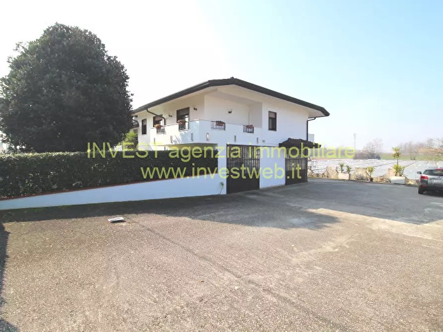 Immagine 27 di Villa in vendita  in via Morosini 37 a Rosolina