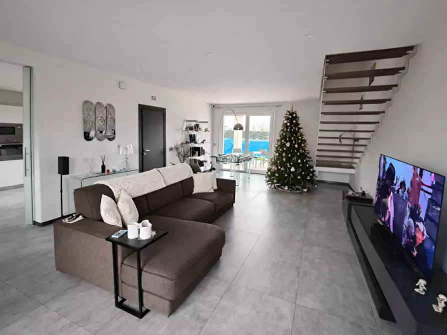 Immagine 1 di Casa trifamiliare in vendita  in Via Barbariga a Vigonza