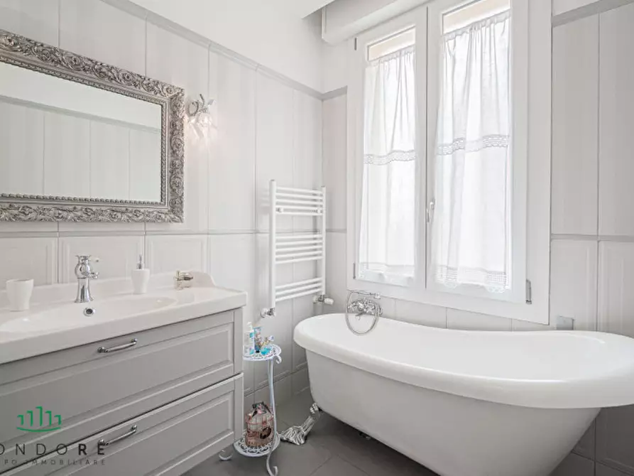 Immagine 28 di Appartamento in vendita  in Via Porrettana a Casalecchio Di Reno