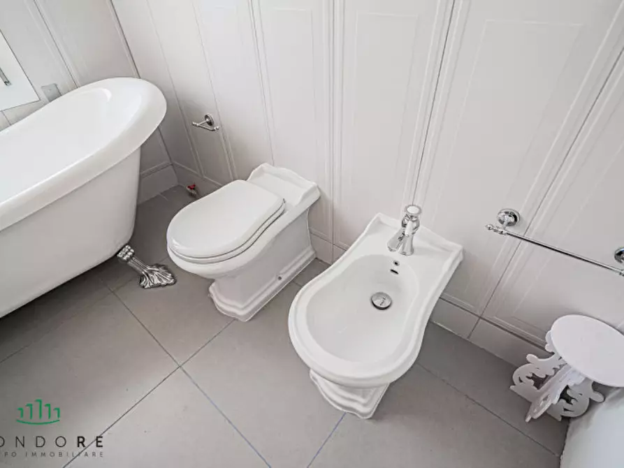 Immagine 30 di Appartamento in vendita  in Via Porrettana a Casalecchio Di Reno