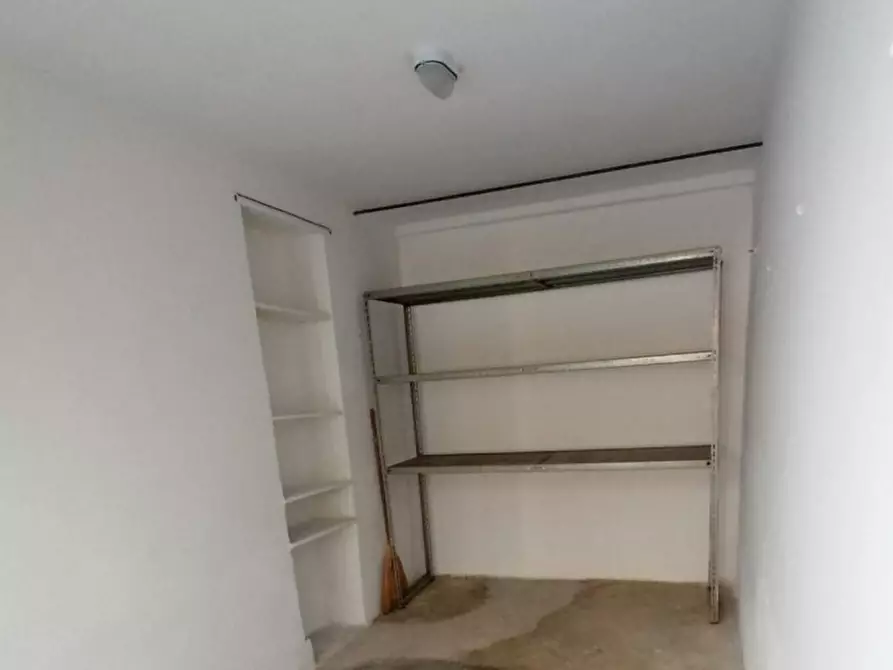 Immagine 3 di Garage in vendita  in Via Leopoldo Pellas, 50141 a Firenze