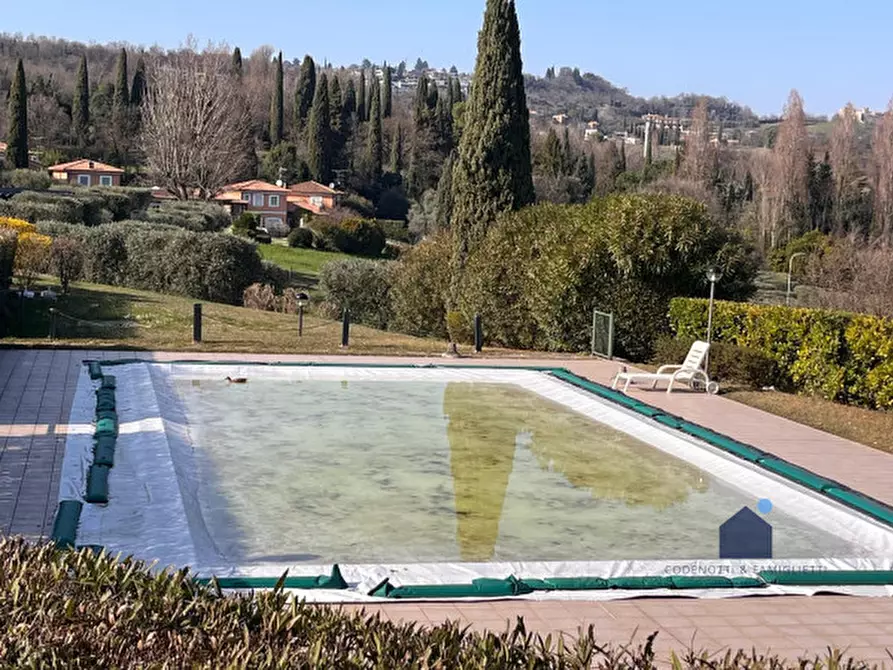 Immagine 1 di Appartamento in vendita  in Via Prais, 40 a Padenghe Sul Garda