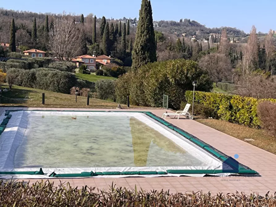 Immagine 2 di Appartamento in vendita  in Via Prais, 40 a Padenghe Sul Garda