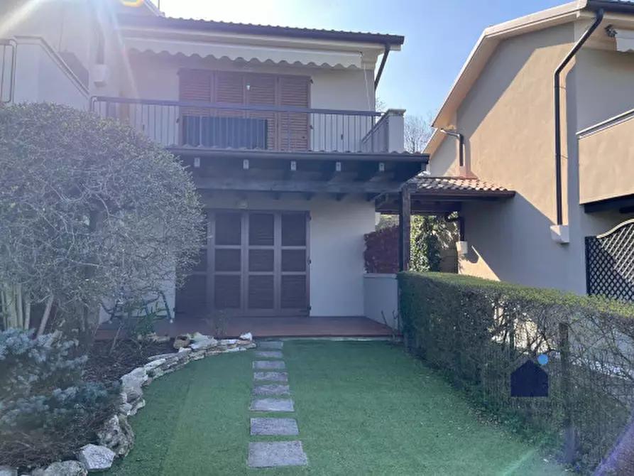 Immagine 8 di Appartamento in vendita  in Via Prais, 40 a Padenghe Sul Garda