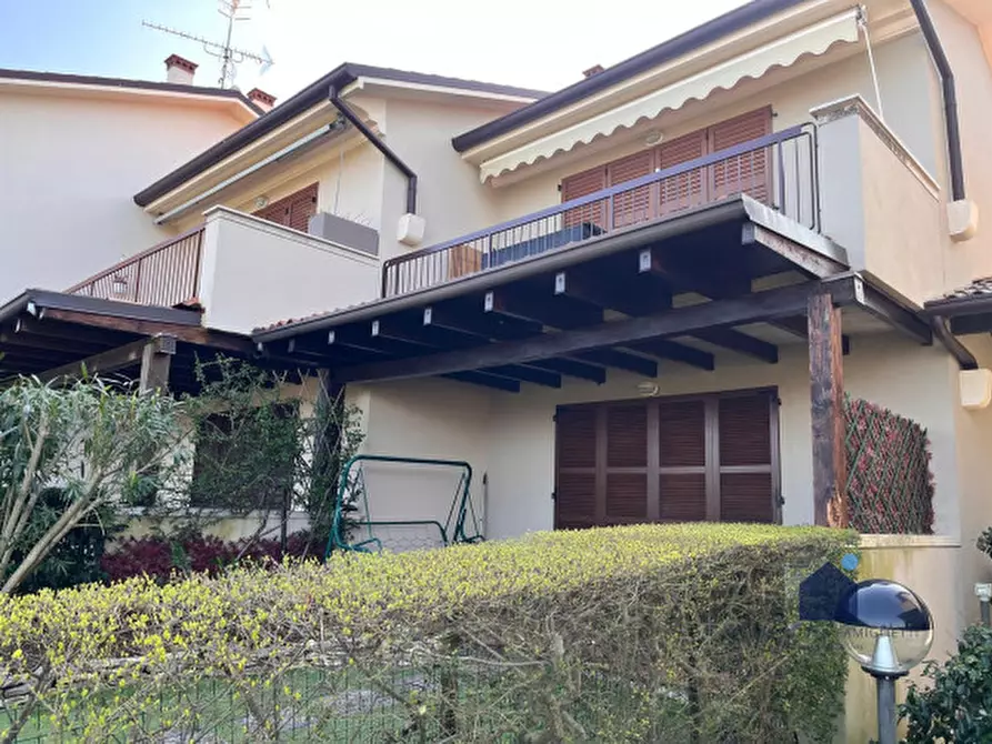 Immagine 11 di Appartamento in vendita  in Via Prais, 40 a Padenghe Sul Garda