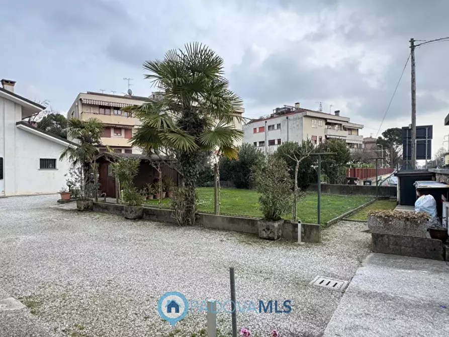 Immagine 12 di Casa trifamiliare in vendita  in Via Sette Martiri, 3 a Padova