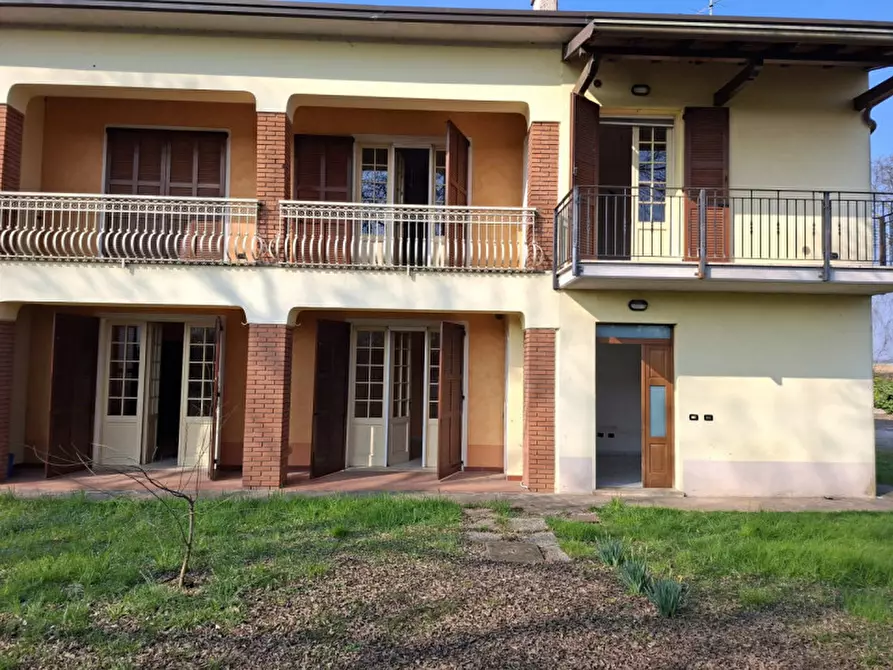 Immagine 1 di Appartamento in vendita  a Volta Mantovana