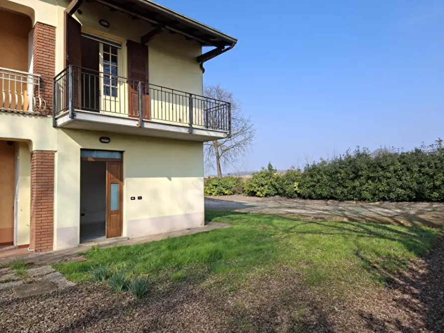 Immagine 2 di Appartamento in vendita  a Volta Mantovana