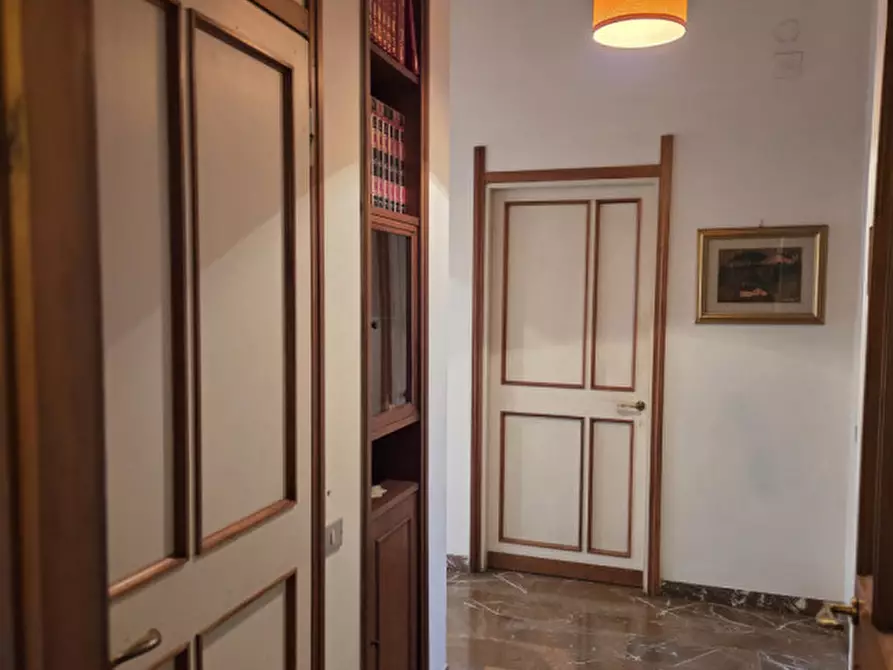 Immagine 10 di Appartamento in vendita  in Via Siena a Firenze