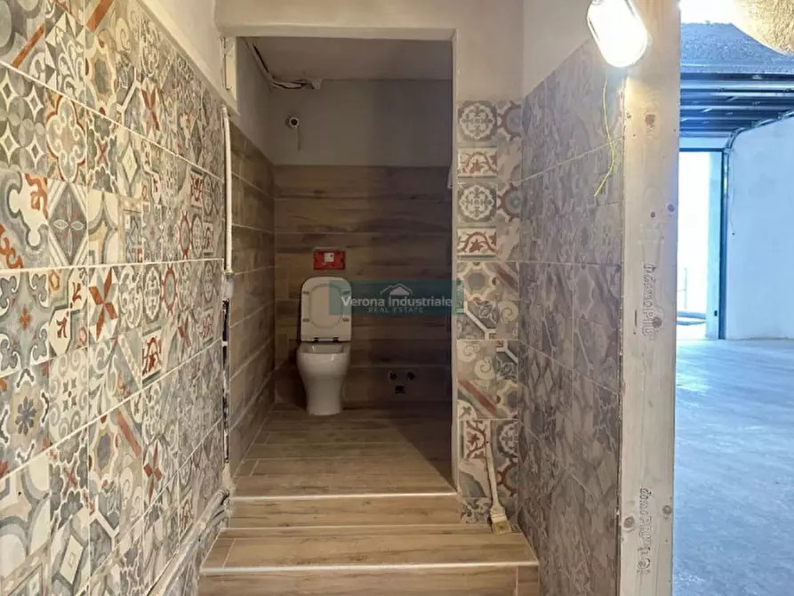 Immagine 2 di Magazzino in affitto  in Verona Via Messedaglia a Verona