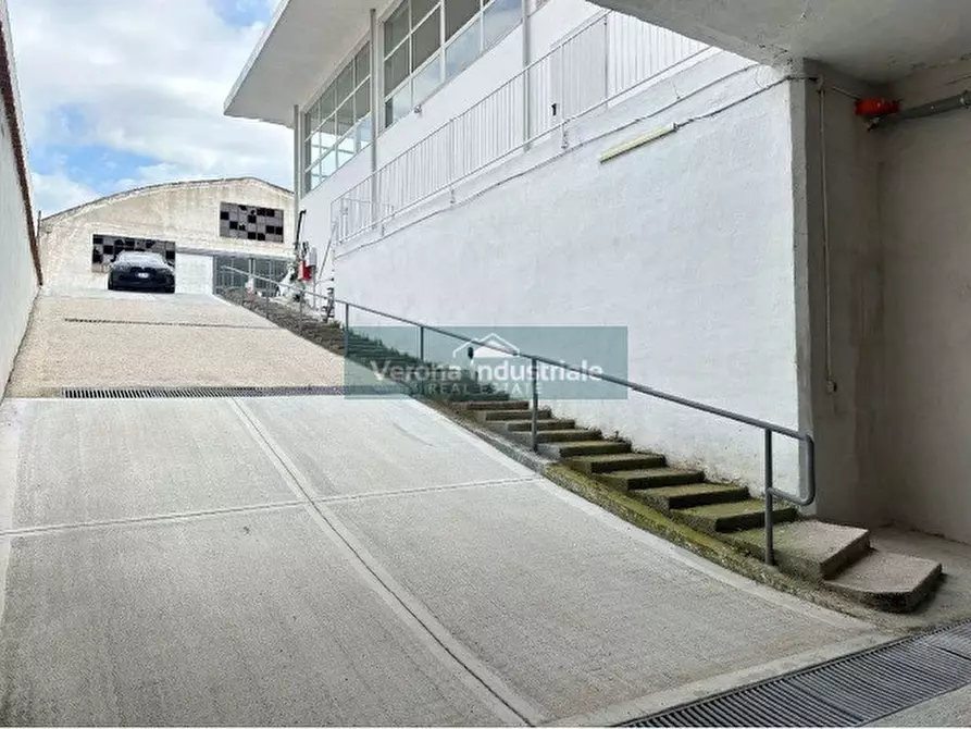 Immagine 8 di Magazzino in affitto  in Verona Via Messedaglia a Verona