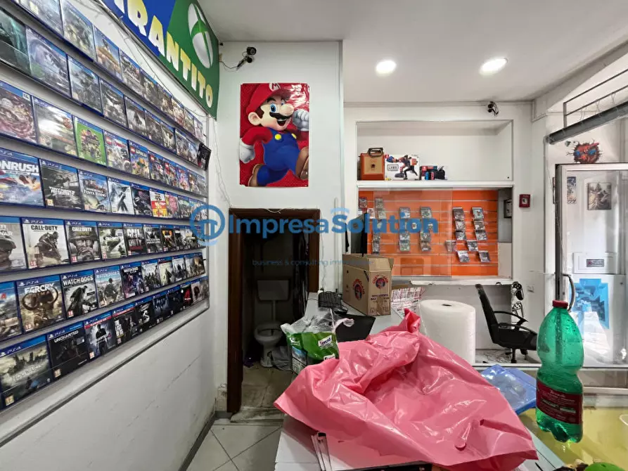 Immagine 9 di Negozio in affitto  in Via Silvio Spaventa a Napoli